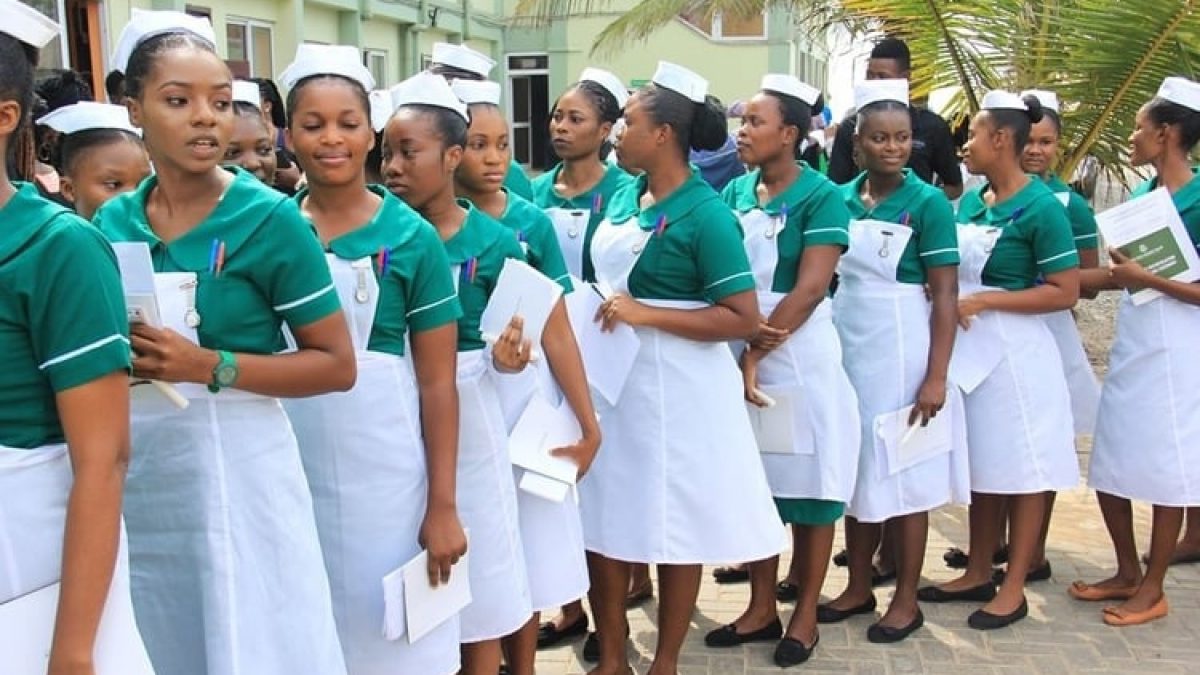 MoH is accused of extortion by unemployed nurses for postings.