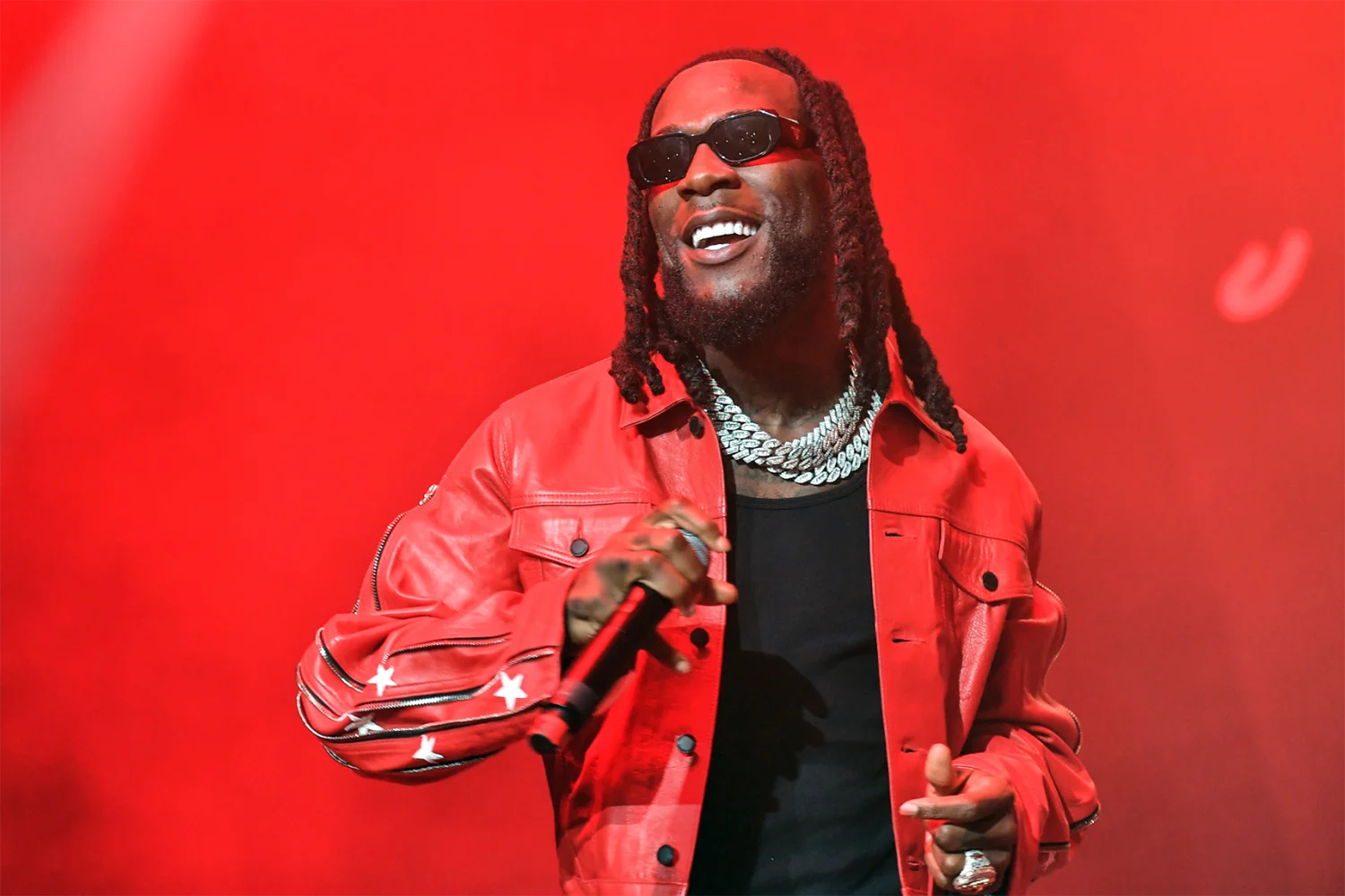 "No title, no tracklists yet": Burna Boy's'surprised eighth studio album is expected to be released at midnight.